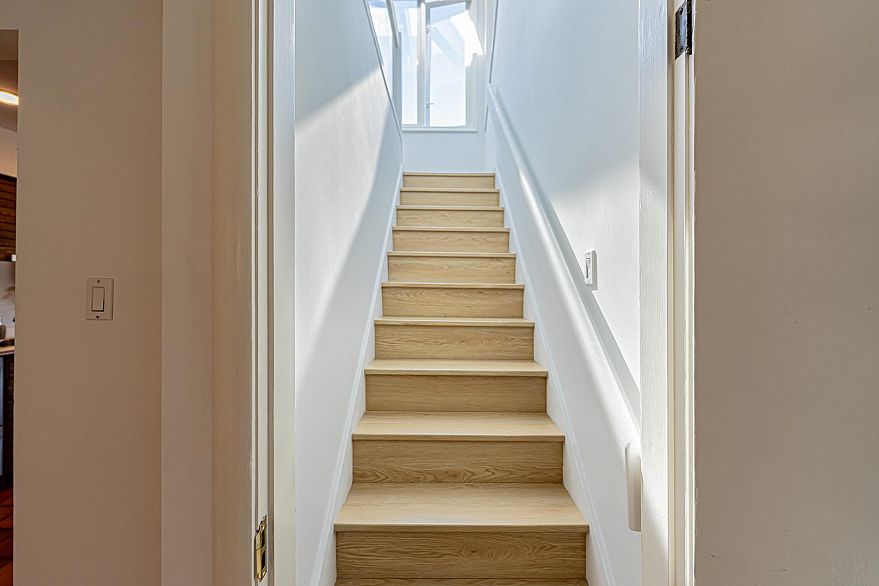 4327 Locarno Crescent