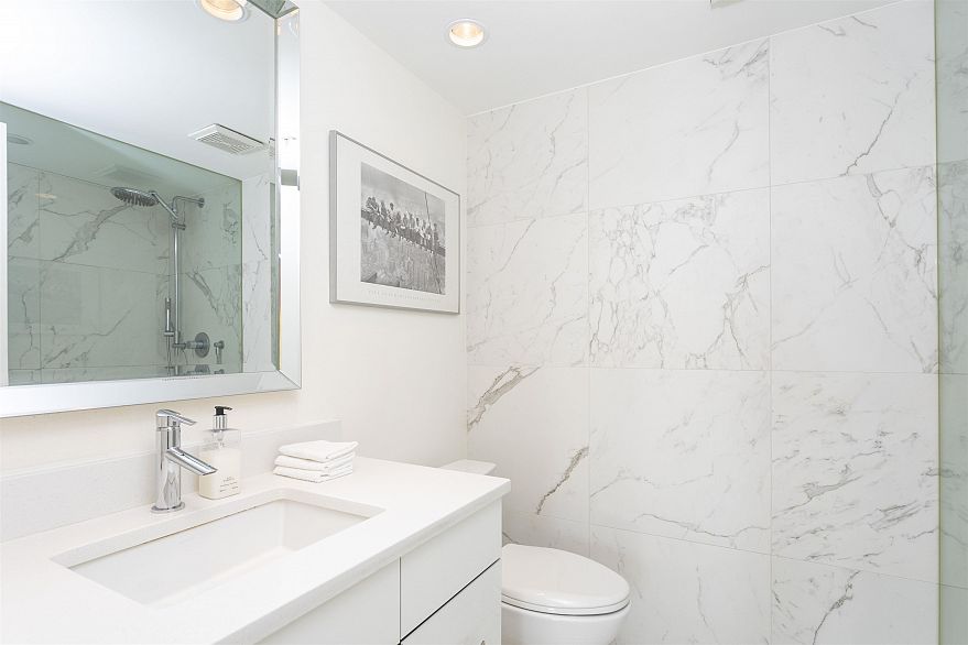 302 1438 Richards Street