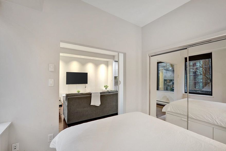 407 1333 W Georgia Street