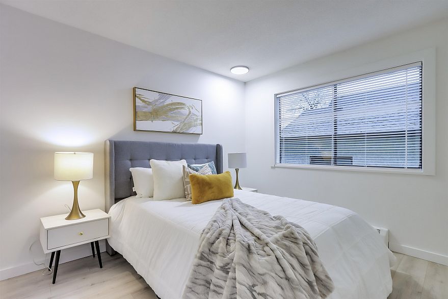 206 1622 Frances Street