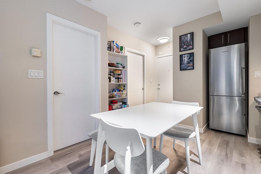 257 108 W 1st Avenue