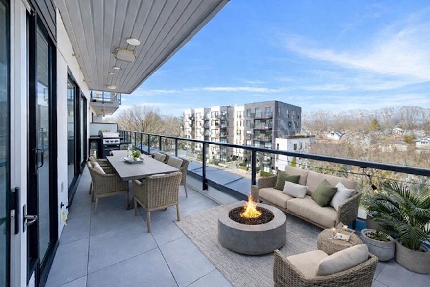 407 2268 E Broadway Avenue