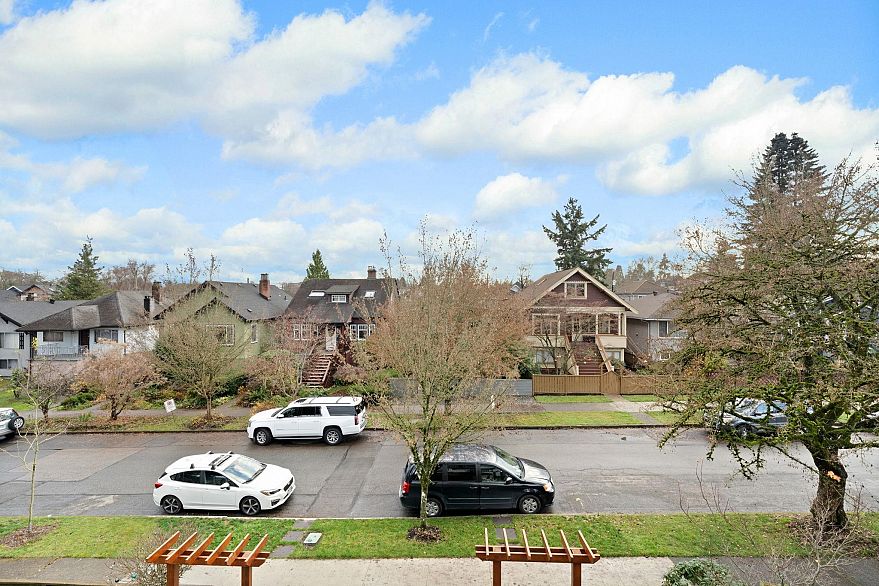 1 2247 Parker Street