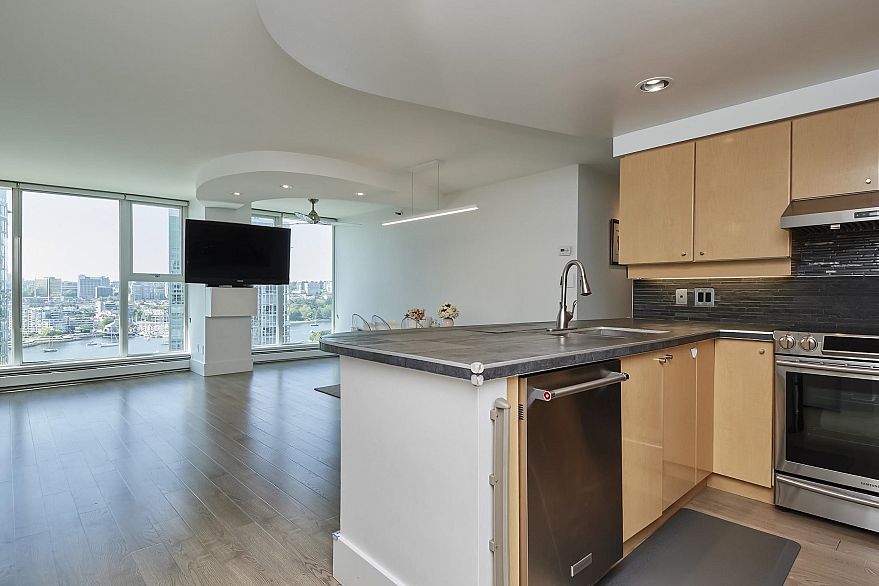 2005 1009 Expo Boulevard