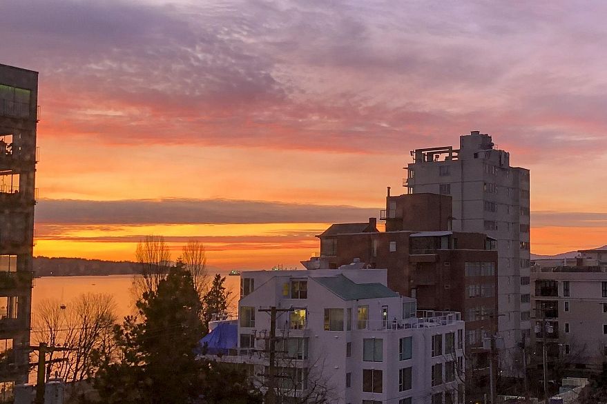 301 1330 Harwood Street