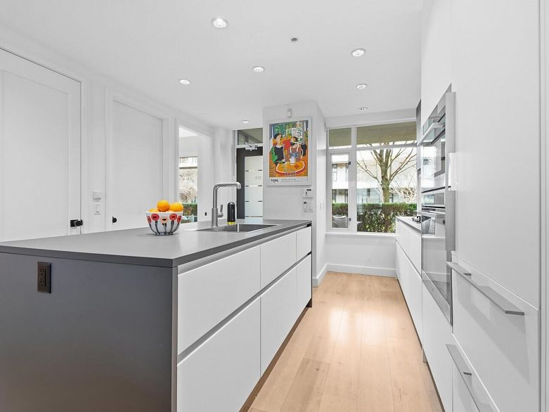 313 77 Walter Hardwick Avenue