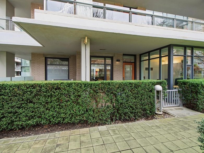 313 77 Walter Hardwick Avenue