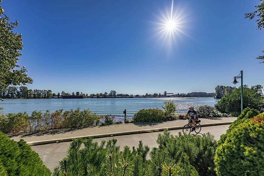 315 2020 E Kent Avenue South