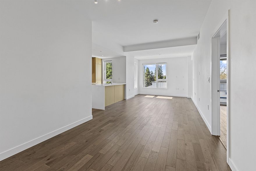 307 5383 Cambie Street