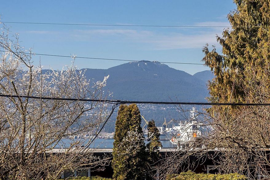 101 2240 Wall Street