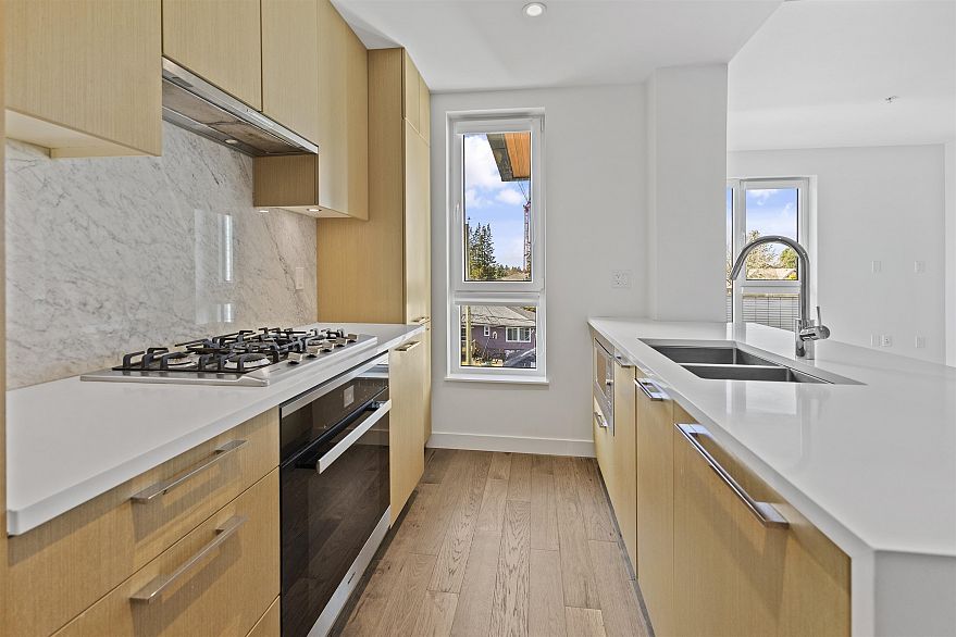 307 5383 Cambie Street