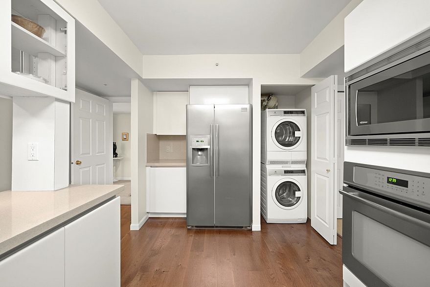 101 2288 W 40th Avenue