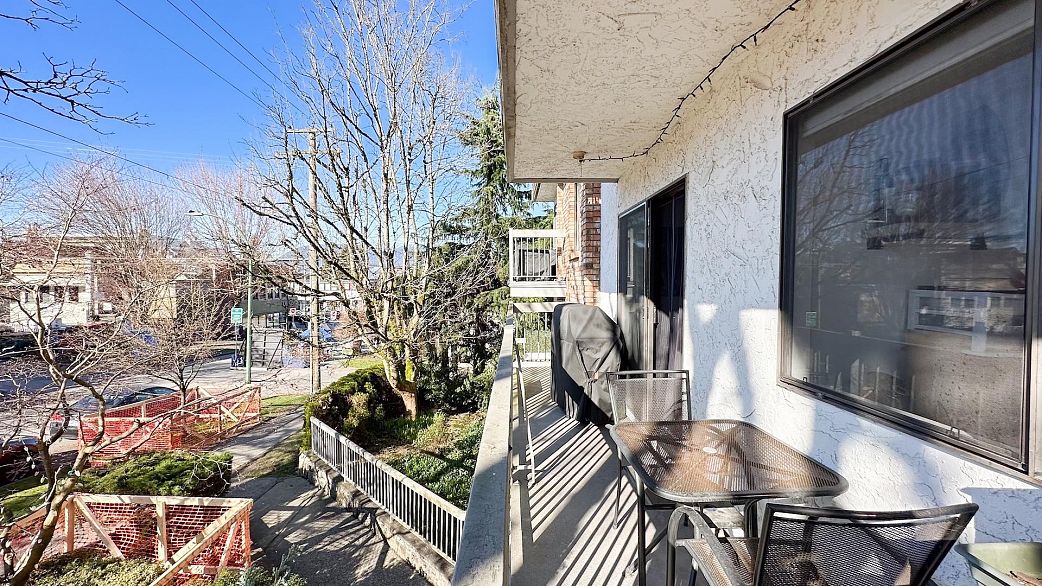 202 2080 Maple Street