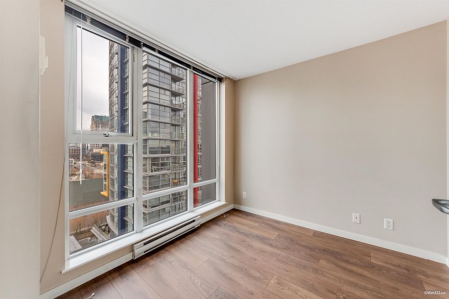 1209 131 Regiment Square