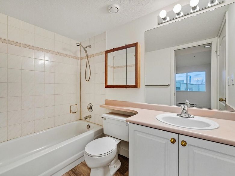 401 1723 Frances Street