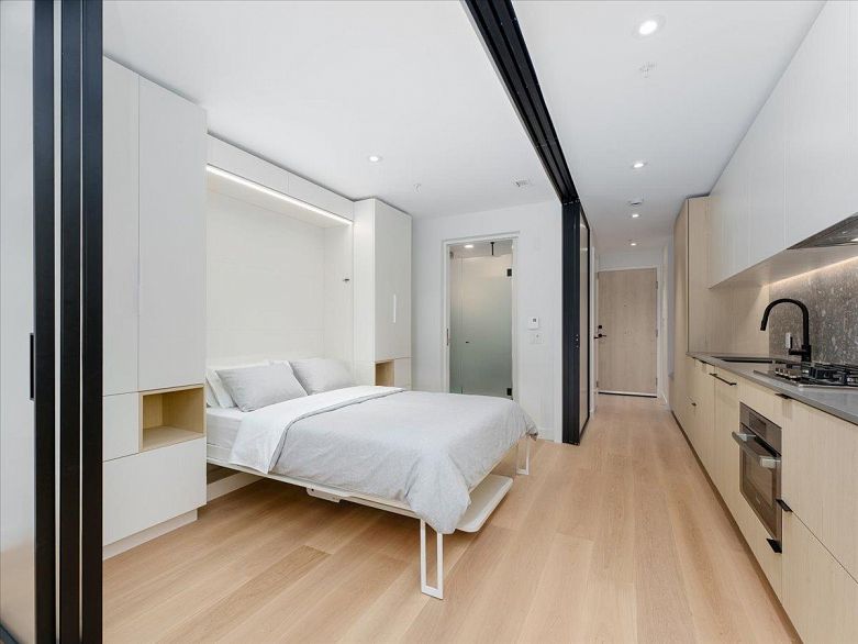 513 2471 St George Street