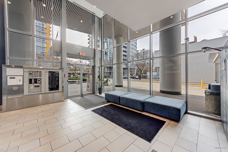 1209 131 Regiment Square