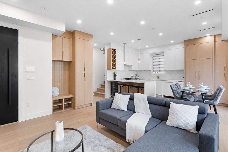 2 3429 Napier Street