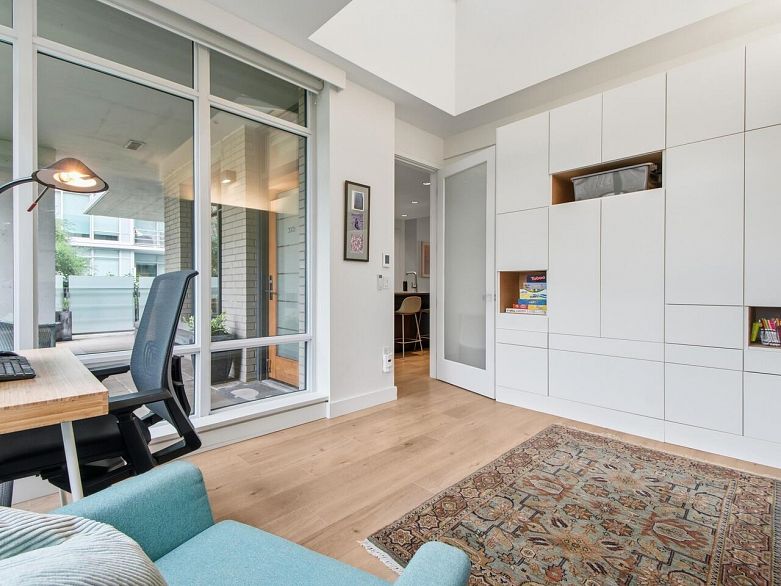 313 77 Walter Hardwick Avenue