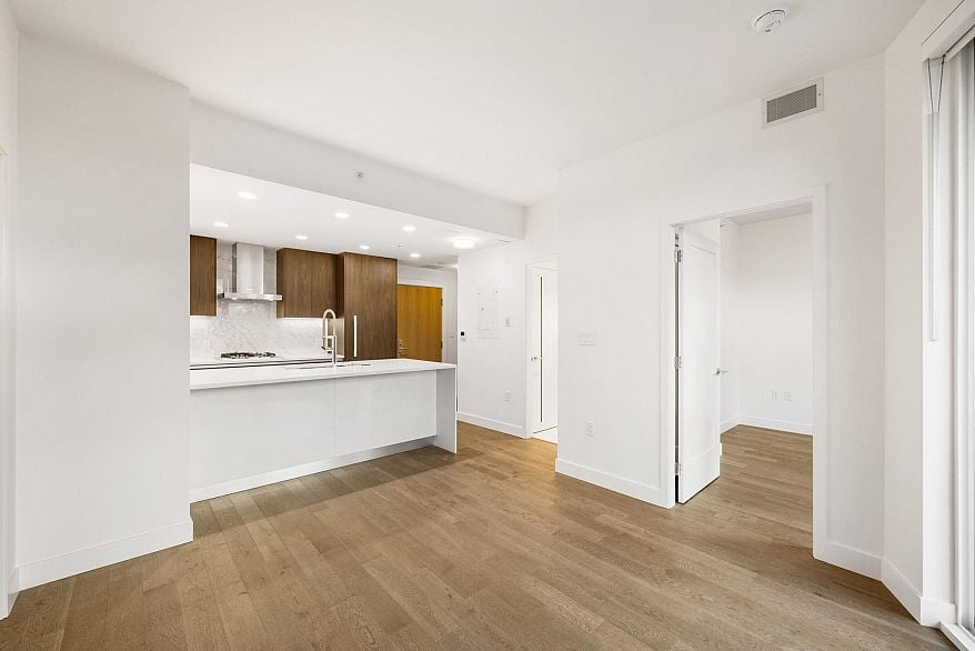 307 2888 Arbutus Street