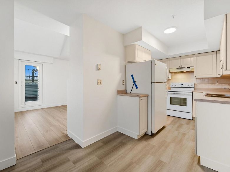 401 1723 Frances Street