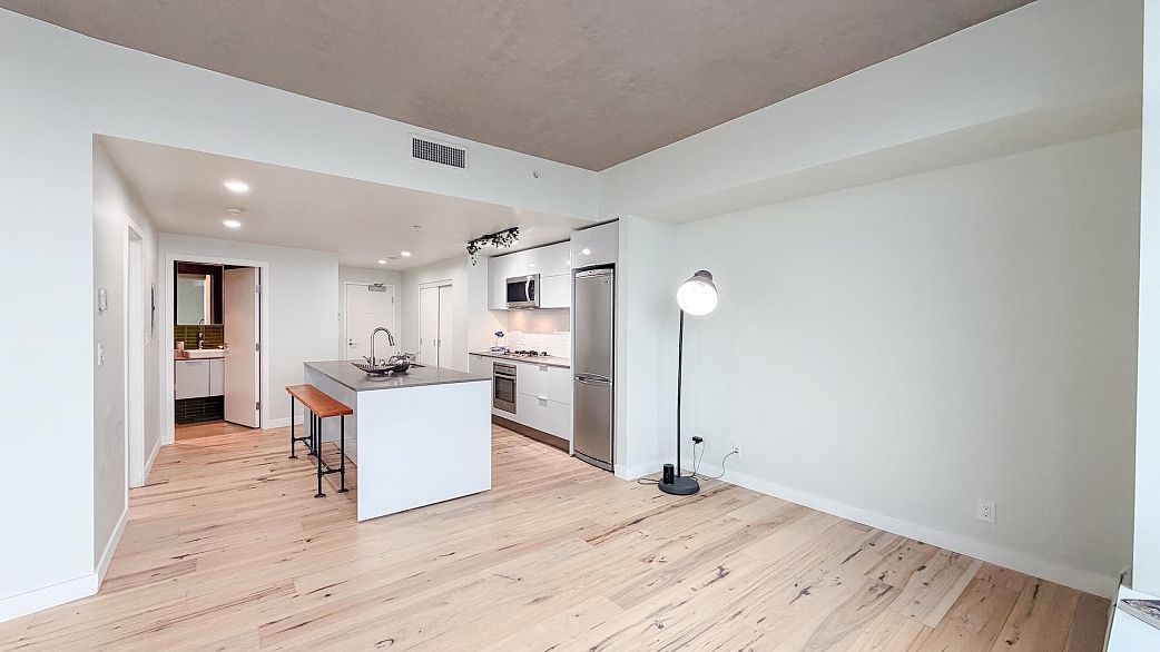 PH4 108 Cordova Street