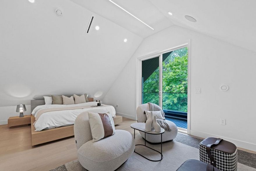 1 3880 W 23rd Avenue