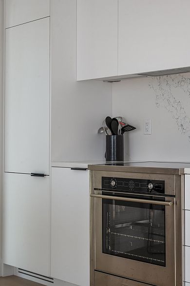 PH1 683 E 27th Avenue