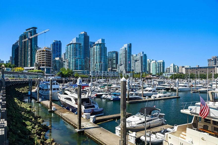 407 1333 W Georgia Street