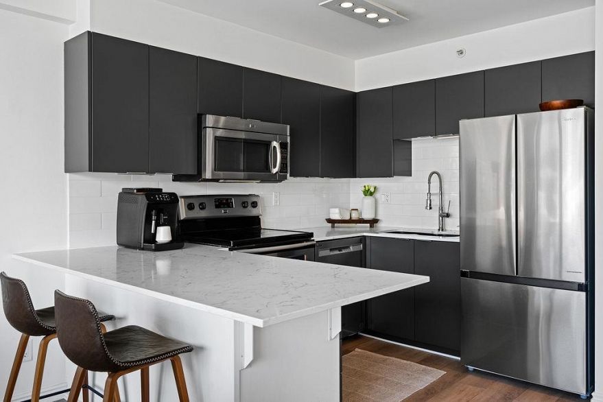 404 1633 W 8th Avenue