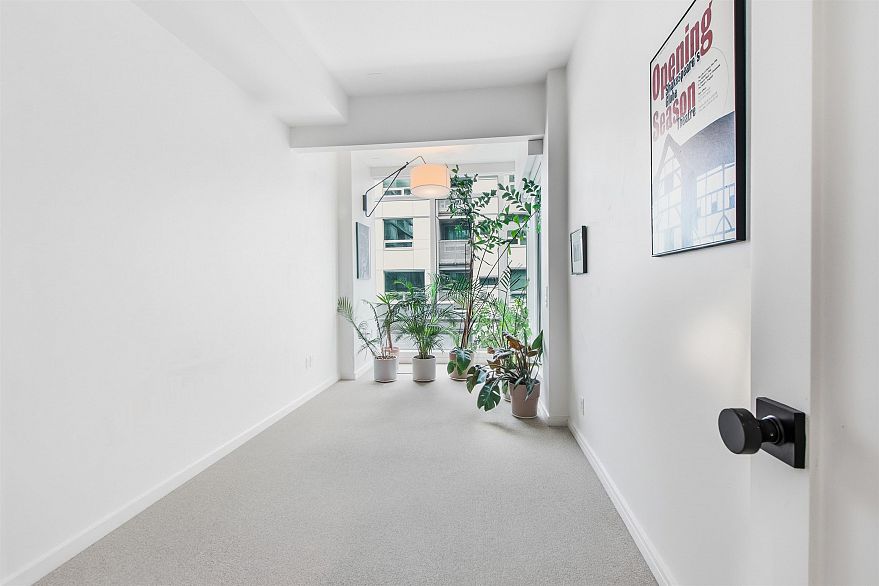 313 77 Walter Hardwick Avenue