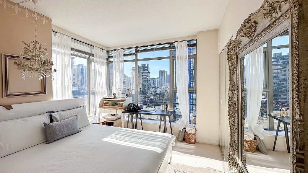 1004 1710 Bayshore Drive