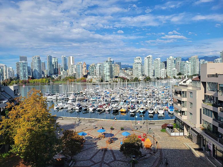 521 666 Leg In Boot Square