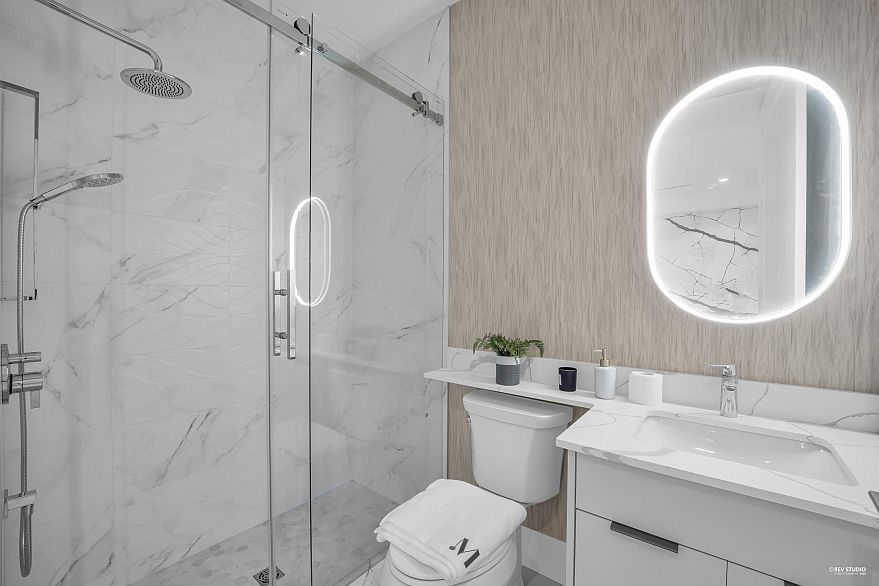 1 1722 W 68th Avenue