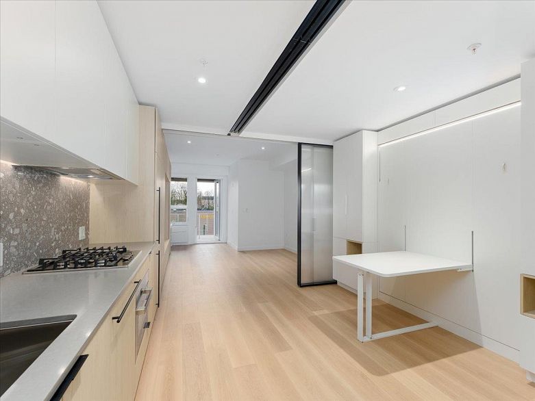 513 2471 St George Street