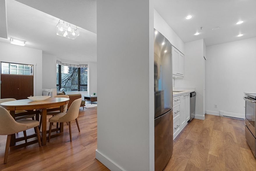 203 1238 Melville Street