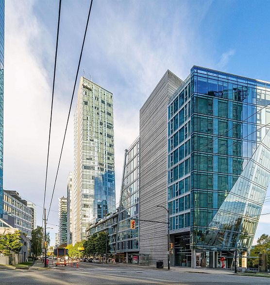 2101 1499 W Pender Street