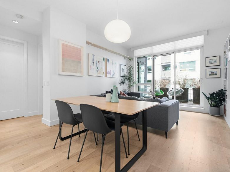 313 77 Walter Hardwick Avenue