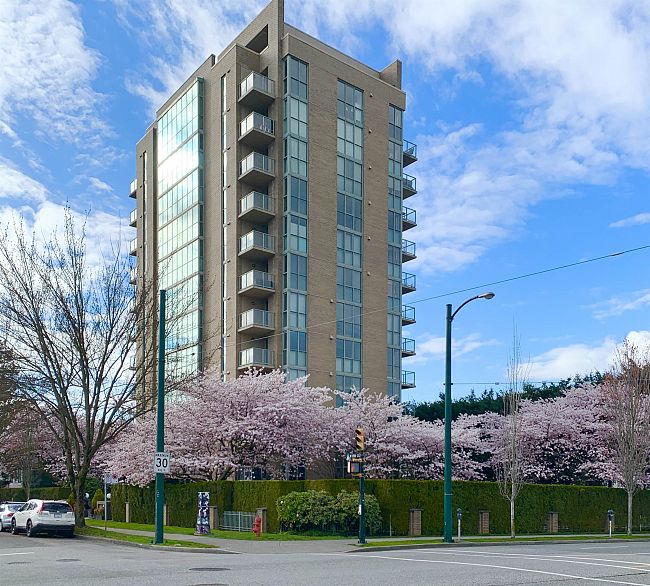 403 1633 W 10th Avenue