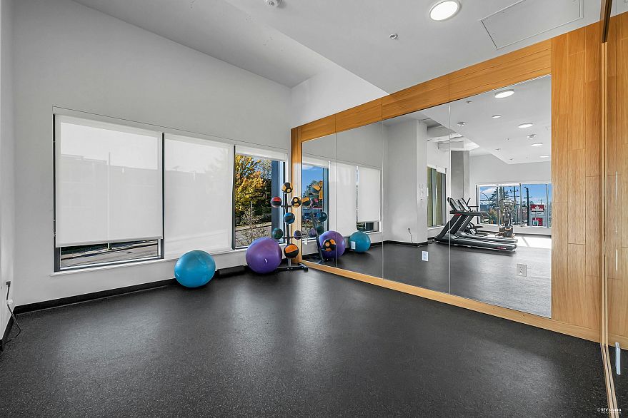 303 8121 Chester Street