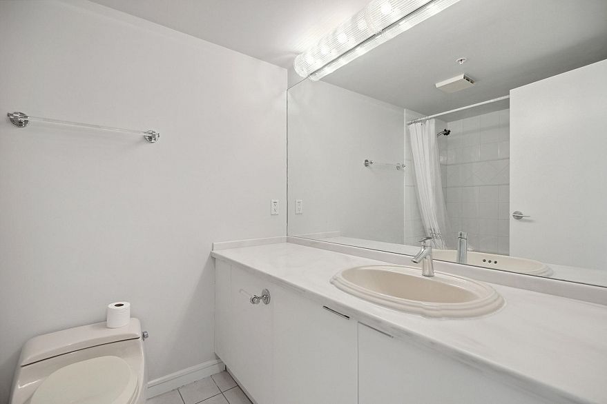 5A 1403 Beach Avenue