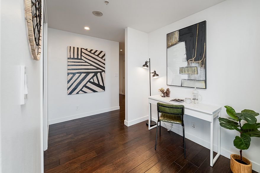 1201 108 W Cordova Street