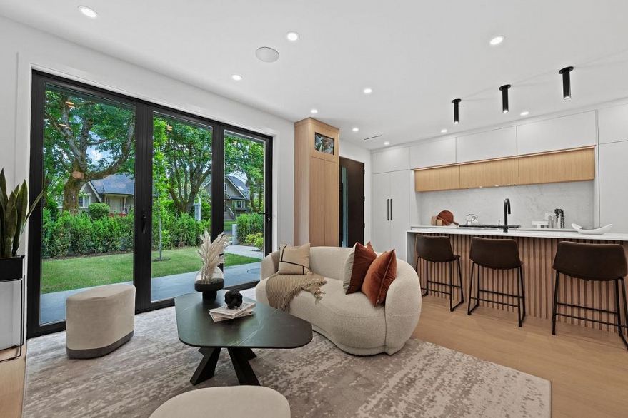 1 3880 W 23rd Avenue