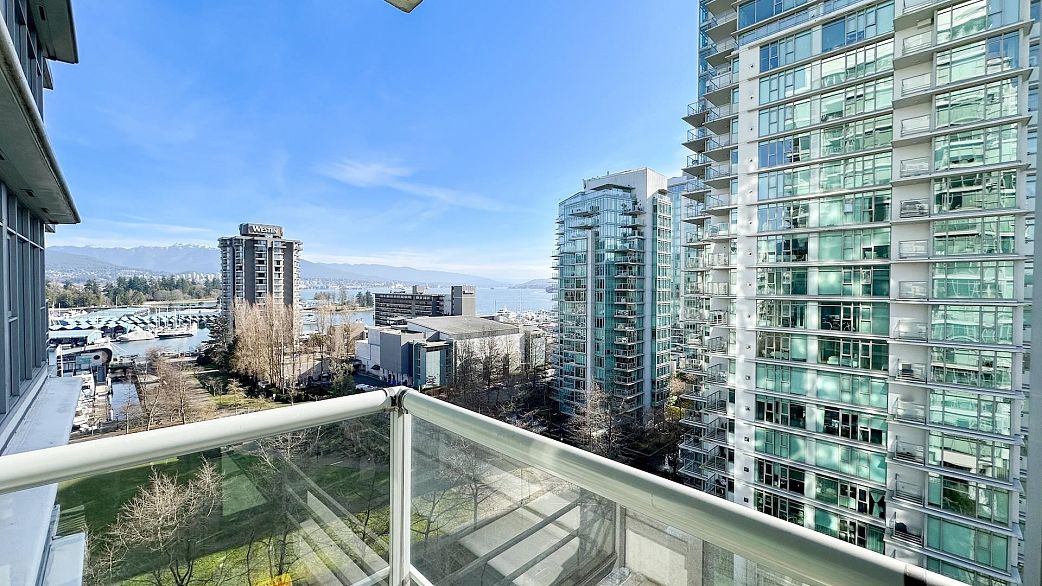 1004 1710 Bayshore Drive