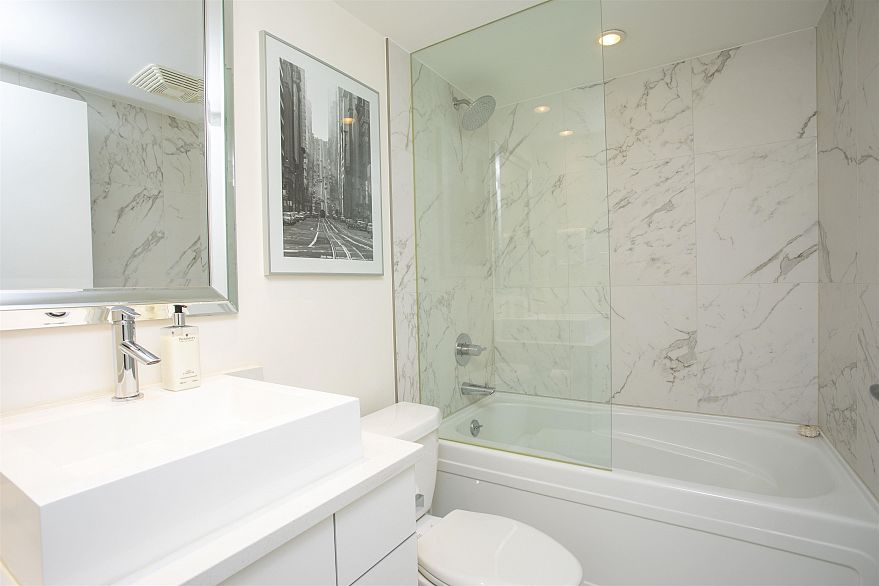 302 1438 Richards Street