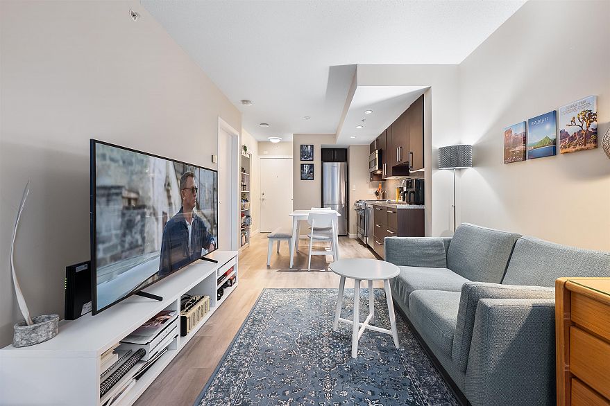 257 108 W 1st Avenue