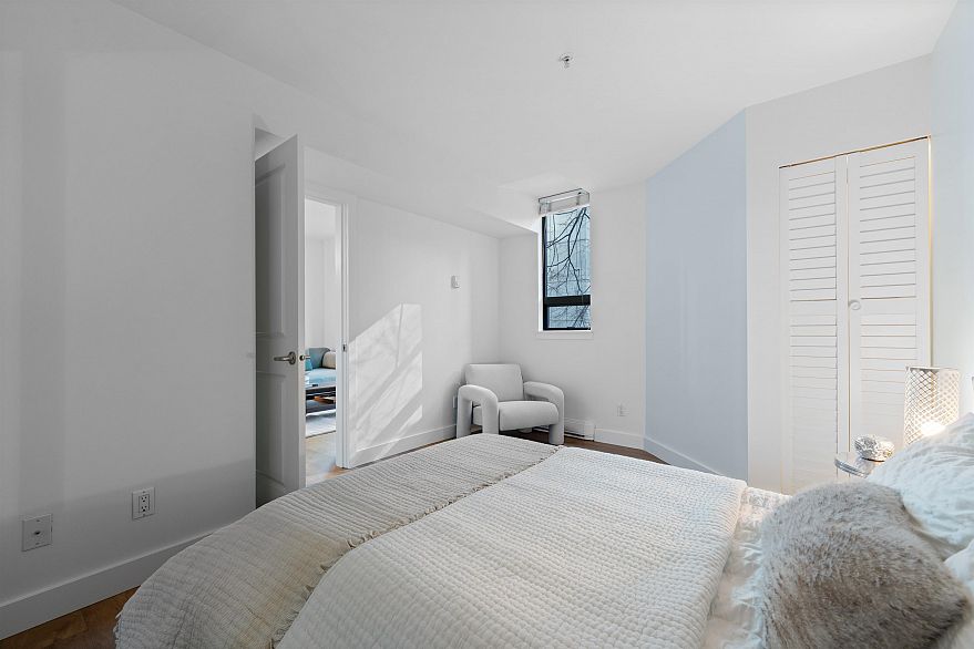 203 1238 Melville Street