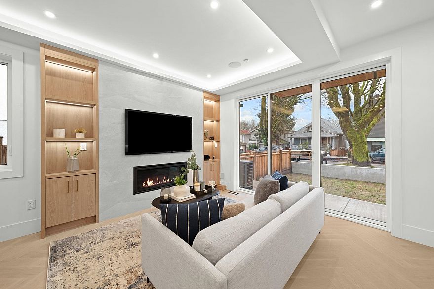 1 1967 E 13th Avenue