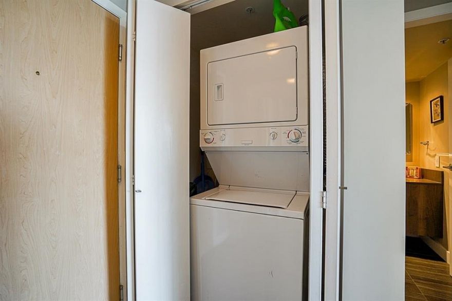 1202 2763 Chandlery Place