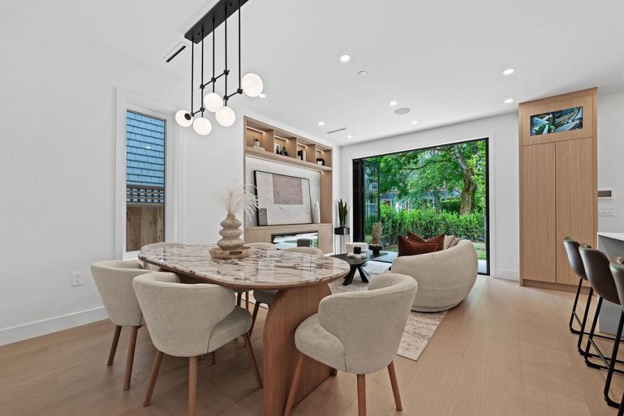 1 3880 W 23rd Avenue